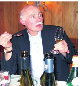 Genießer mit Weinglas